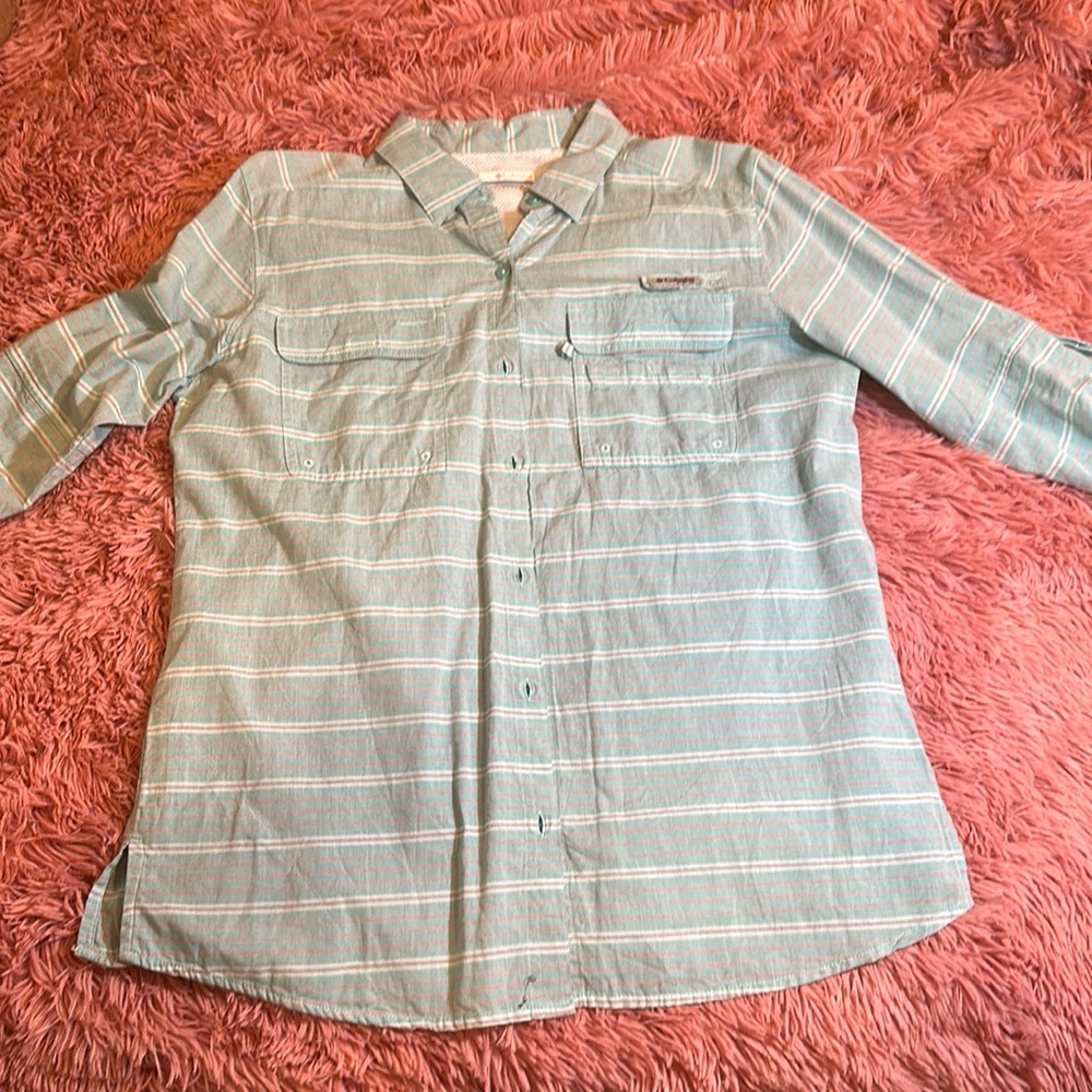 Women’s Columbia PFG long sleeve button down shirt